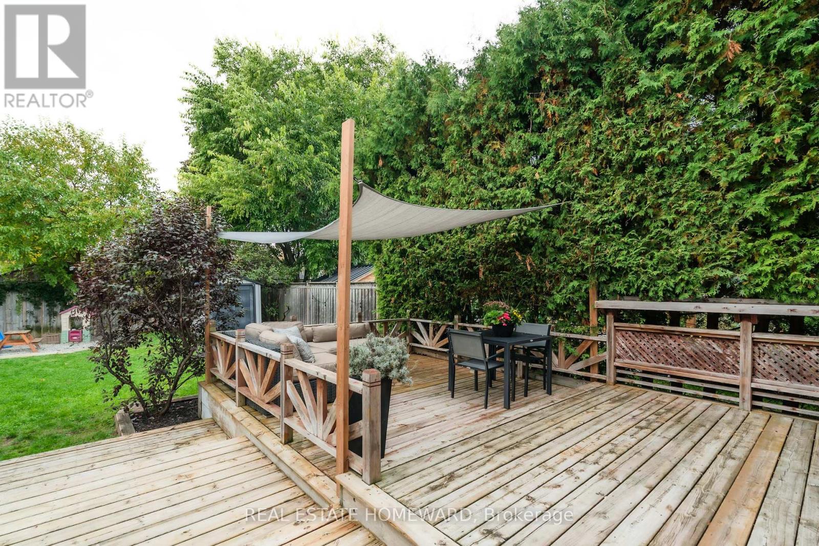 10 Norlong Boulevard, Toronto, Ontario  M4C 3W6 - Photo 38 - E12504090