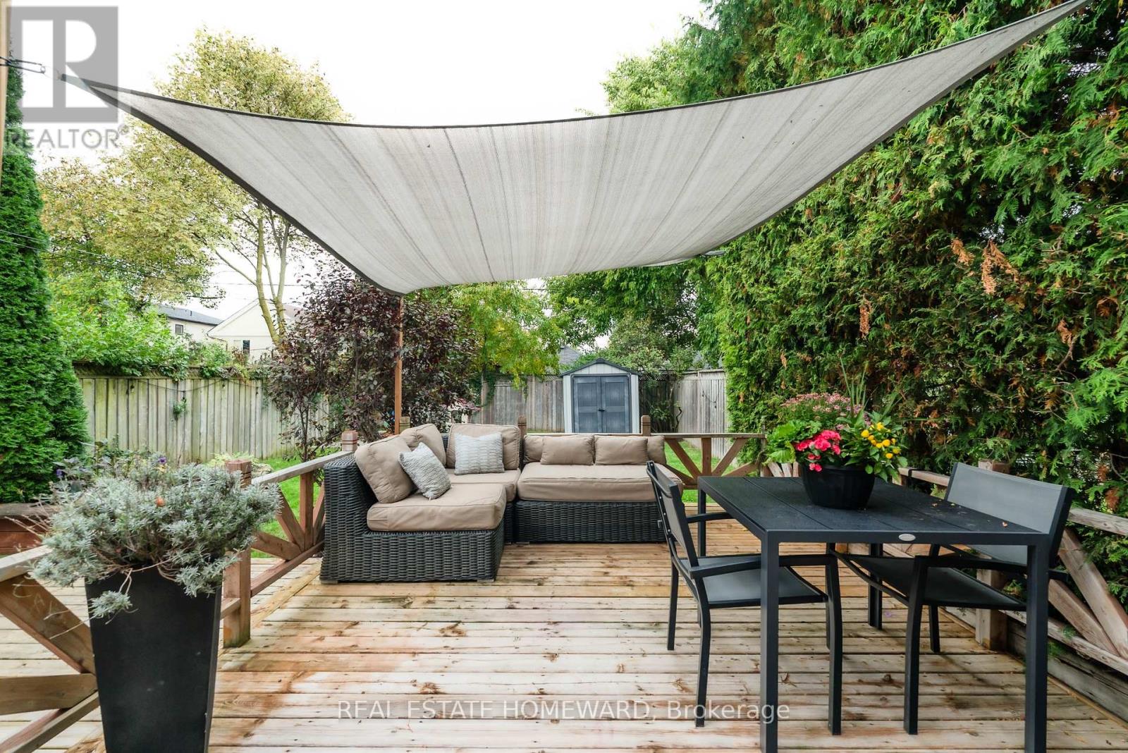 10 Norlong Boulevard, Toronto, Ontario  M4C 3W6 - Photo 40 - E12504090