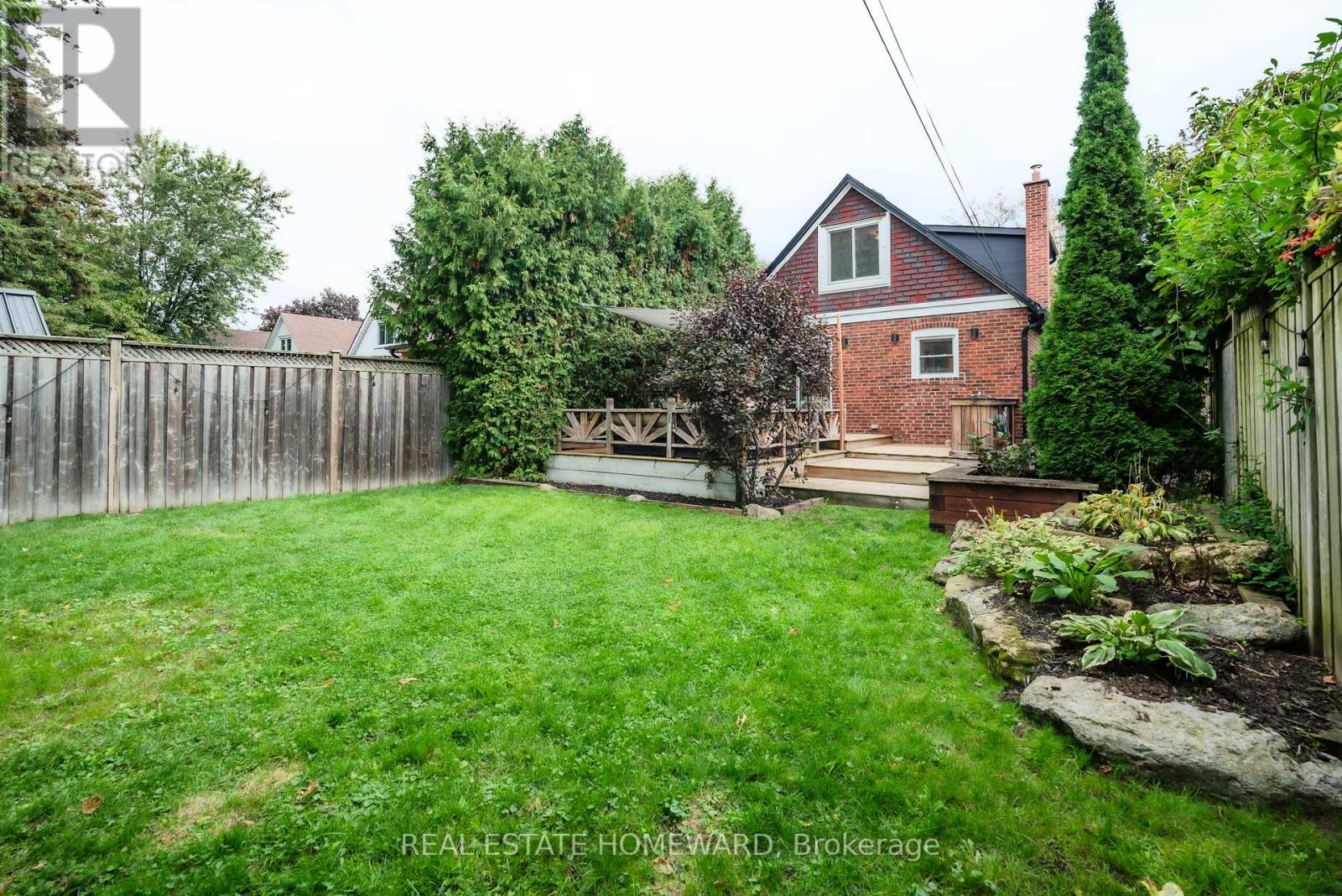 10 Norlong Boulevard, Toronto, Ontario  M4C 3W6 - Photo 43 - E12504090