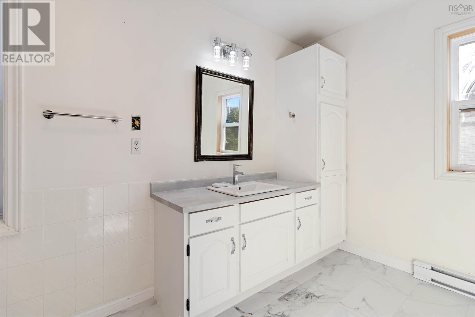 2 Thackeray Close, Halifax Regional Municipality, Nova Scotia  B3M 4G8 - Photo 18 - 202525098