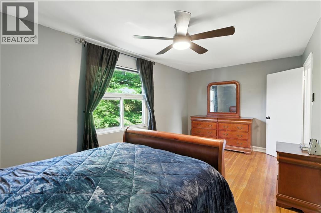 11 Eastvale Place, Hamilton, Ontario  L8H 1N9 - Photo 9 - 40771048