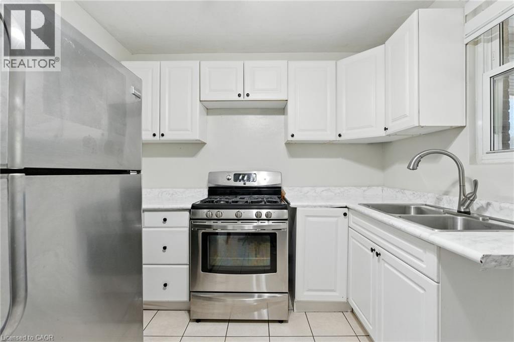 11 Eastvale Place, Hamilton, Ontario  L8H 1N9 - Photo 6 - 40771048