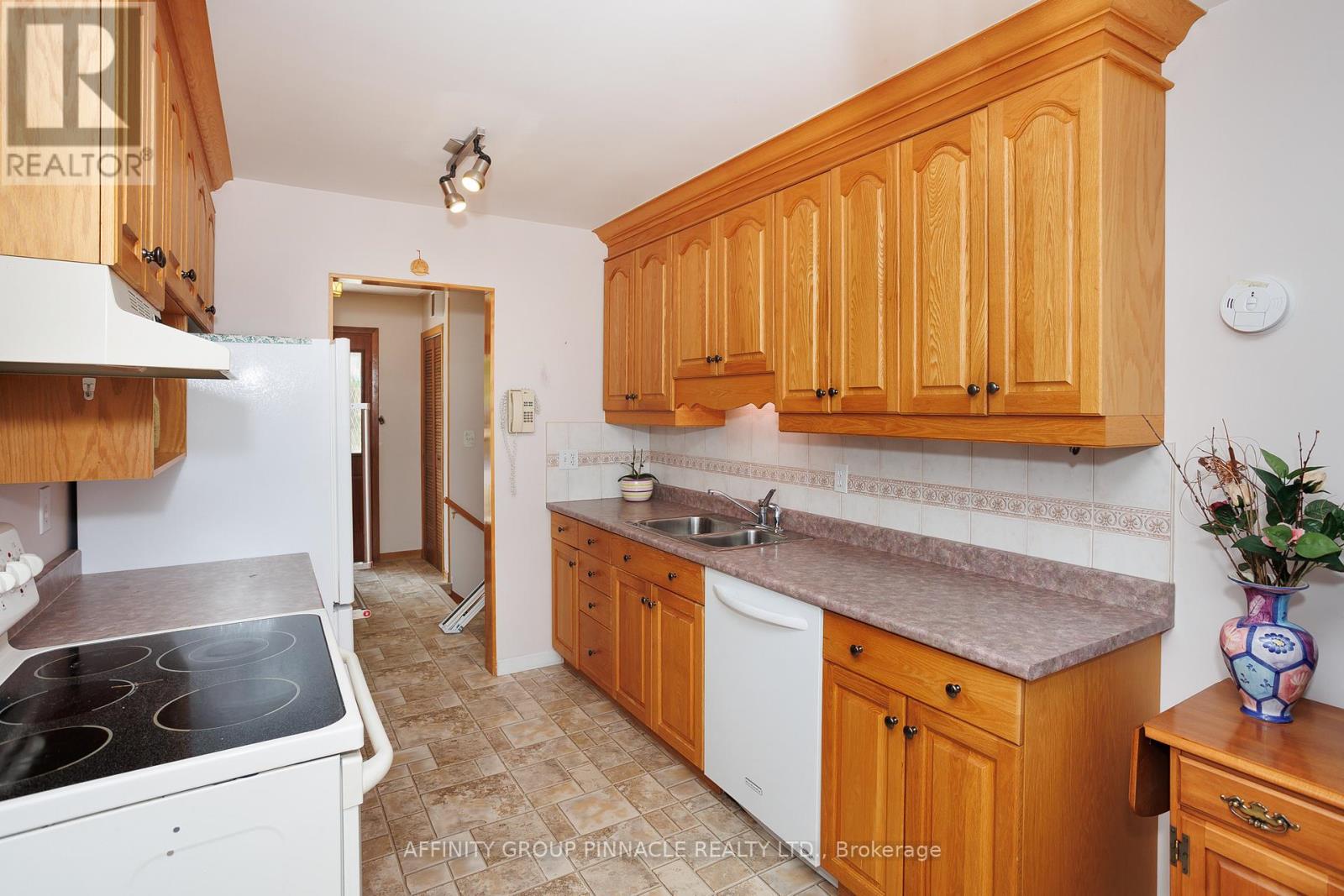 573 Saugeen Crescent, Peterborough South, Ontario  K9J 1J9 - Photo 16 - X12504392