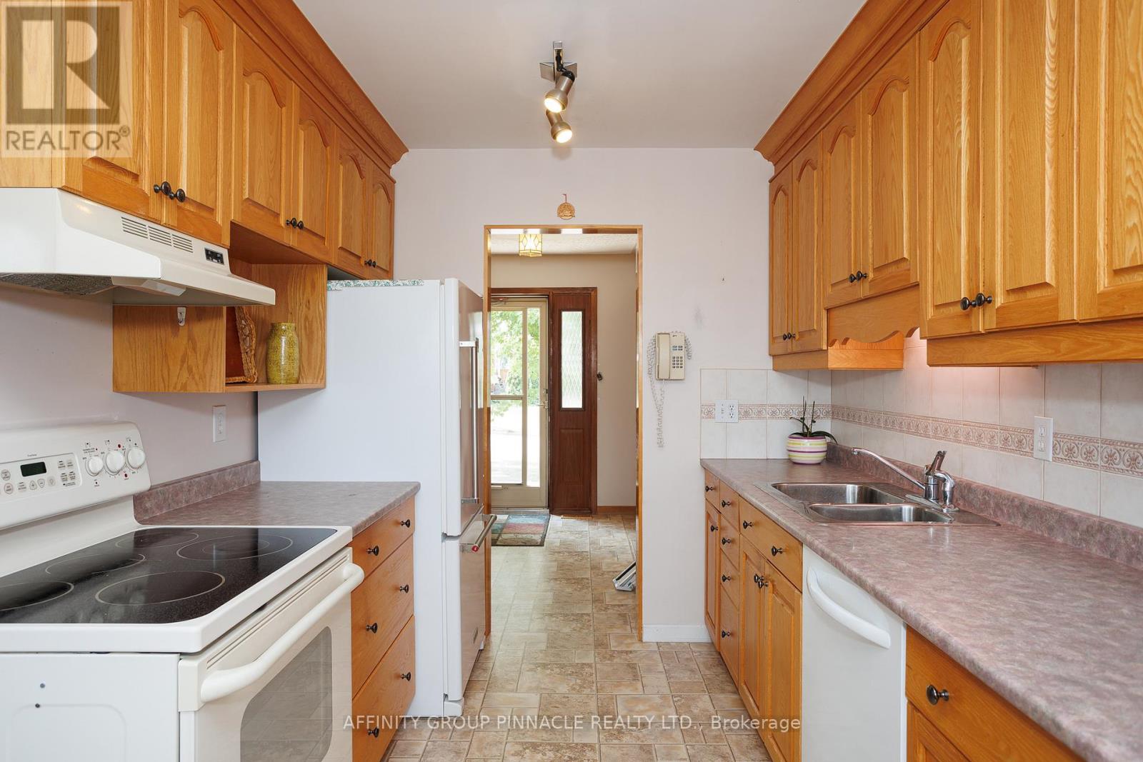 573 Saugeen Crescent, Peterborough South, Ontario  K9J 1J9 - Photo 17 - X12504392