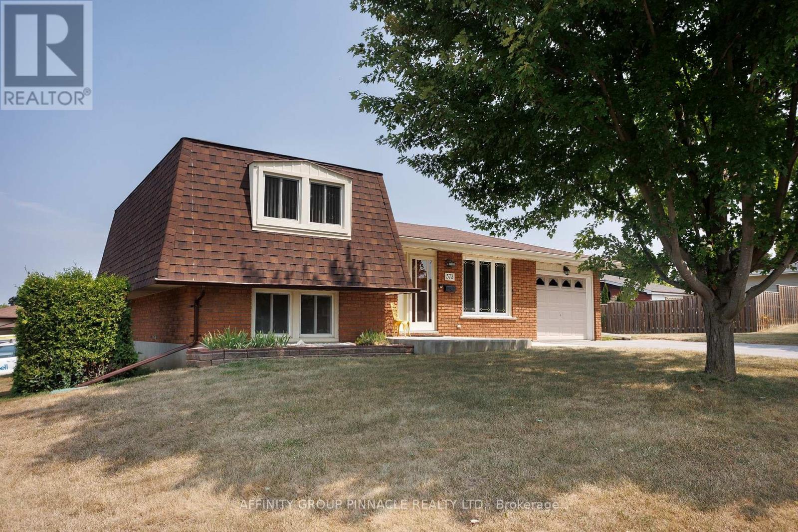 573 Saugeen Crescent, Peterborough South, Ontario  K9J 1J9 - Photo 2 - X12504392