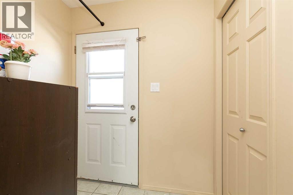 19 Blackfoot Boulevard W, Lethbridge, Alberta  T1K 7N7 - Photo 12 - A2266906