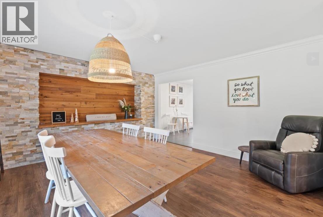 24055 Fern Crescent, Maple Ridge, British Columbia  V4R 2S1 - Photo 4 - R3057254