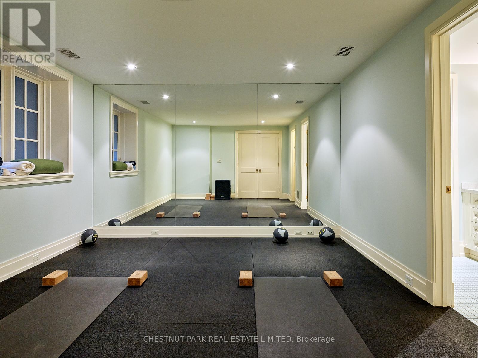 10 Shorncliffe Avenue, Toronto, Ontario  M4V 1T1 - Photo 30 - C12502300