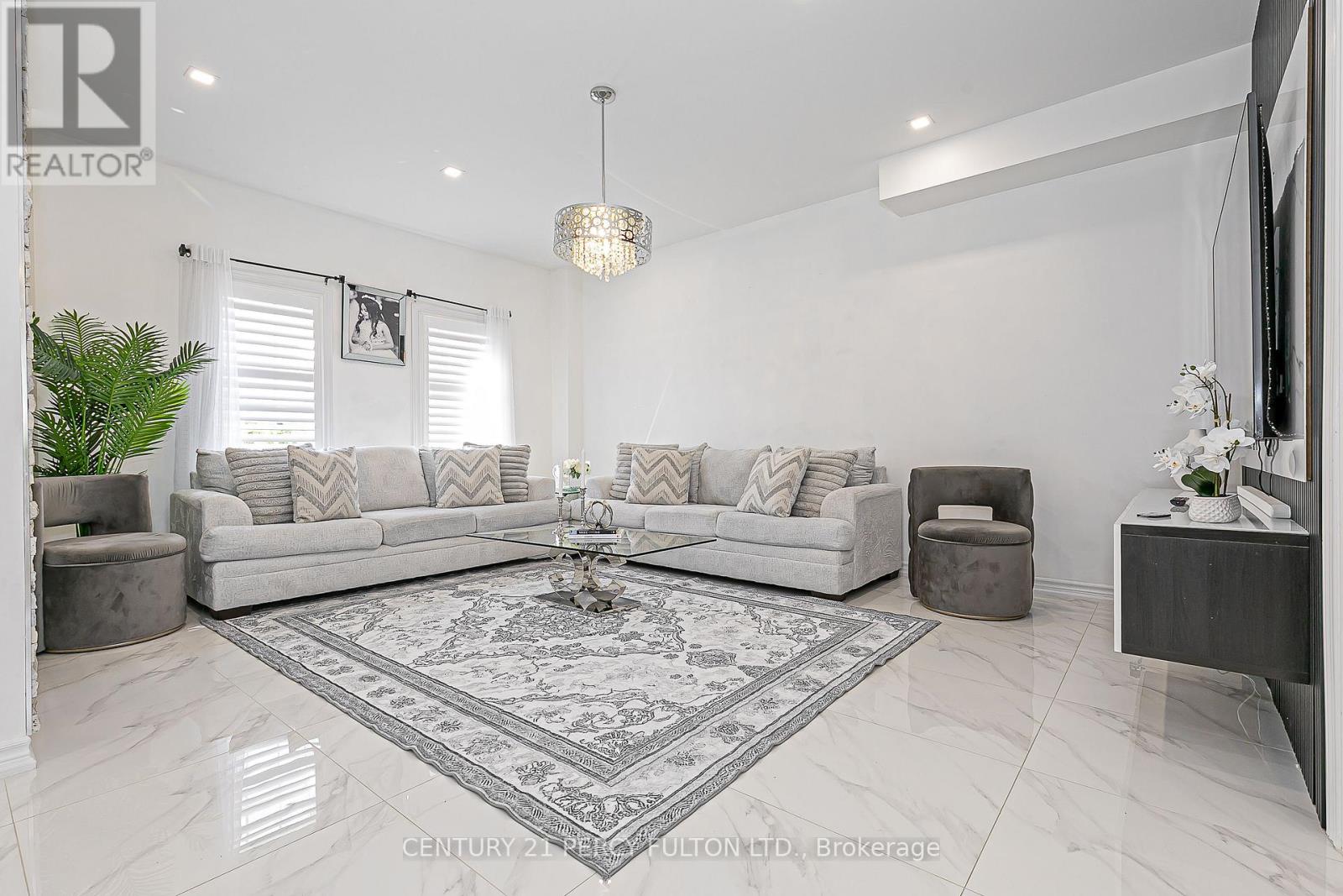 29 Vettese Court, Markham, Ontario  L6B 0V6 - Photo 11 - N12504152