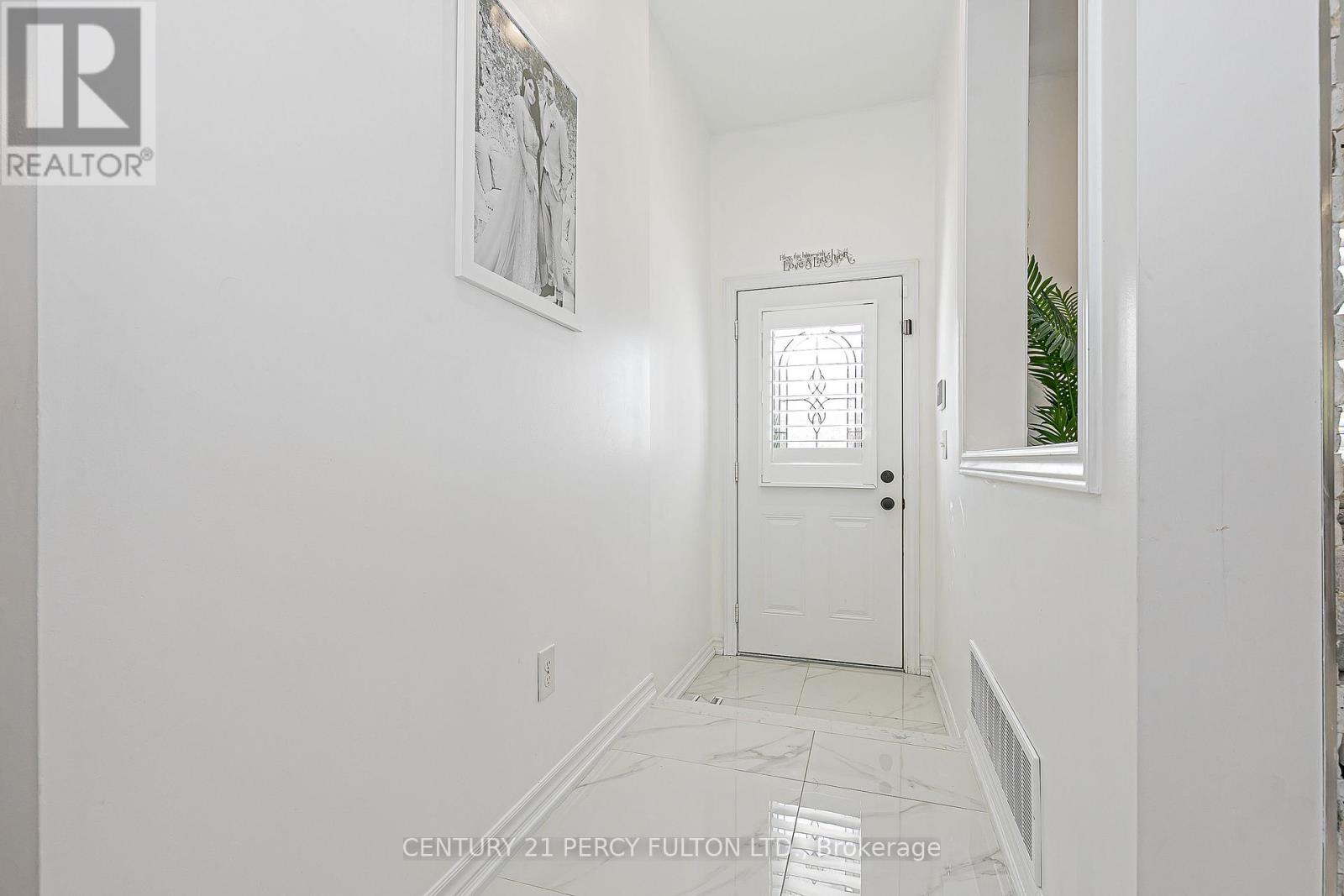 29 Vettese Court, Markham, Ontario  L6B 0V6 - Photo 15 - N12504152