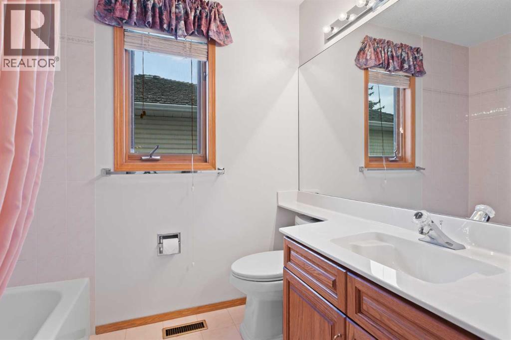 97 Downey Road, Okotoks, Alberta  T1S 1N9 - Photo 23 - A2268185