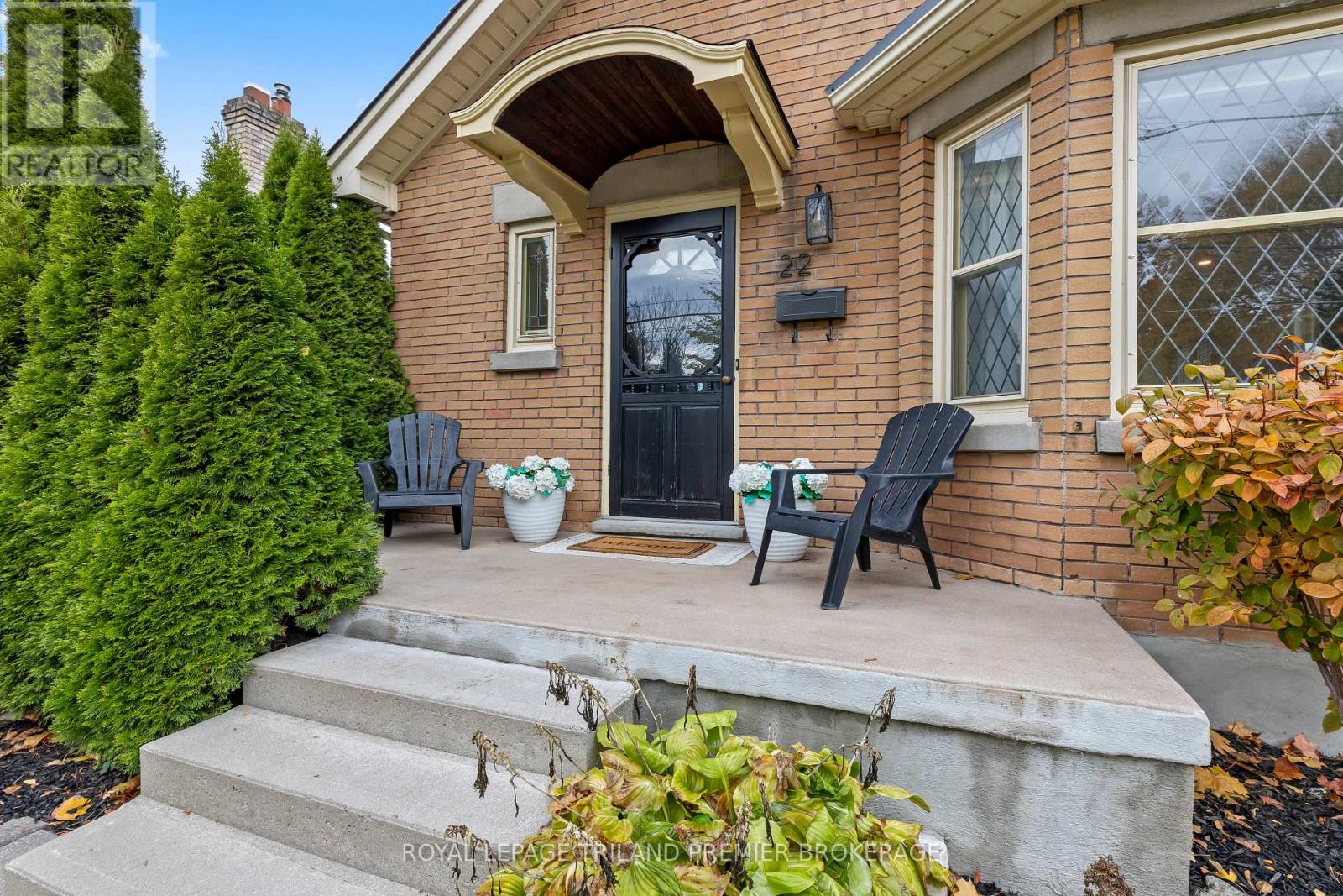 22 Briscoe Street E, London South, Ontario  N6C 1W9 - Photo 2 - X12504292