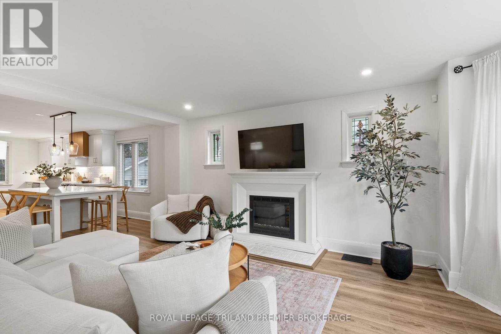 22 Briscoe Street E, London South, Ontario  N6C 1W9 - Photo 4 - X12504292