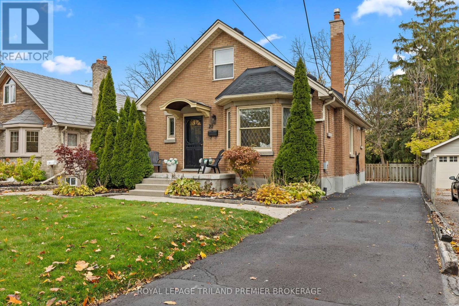 Photo 42 of 42 for 22 Briscoe Street E