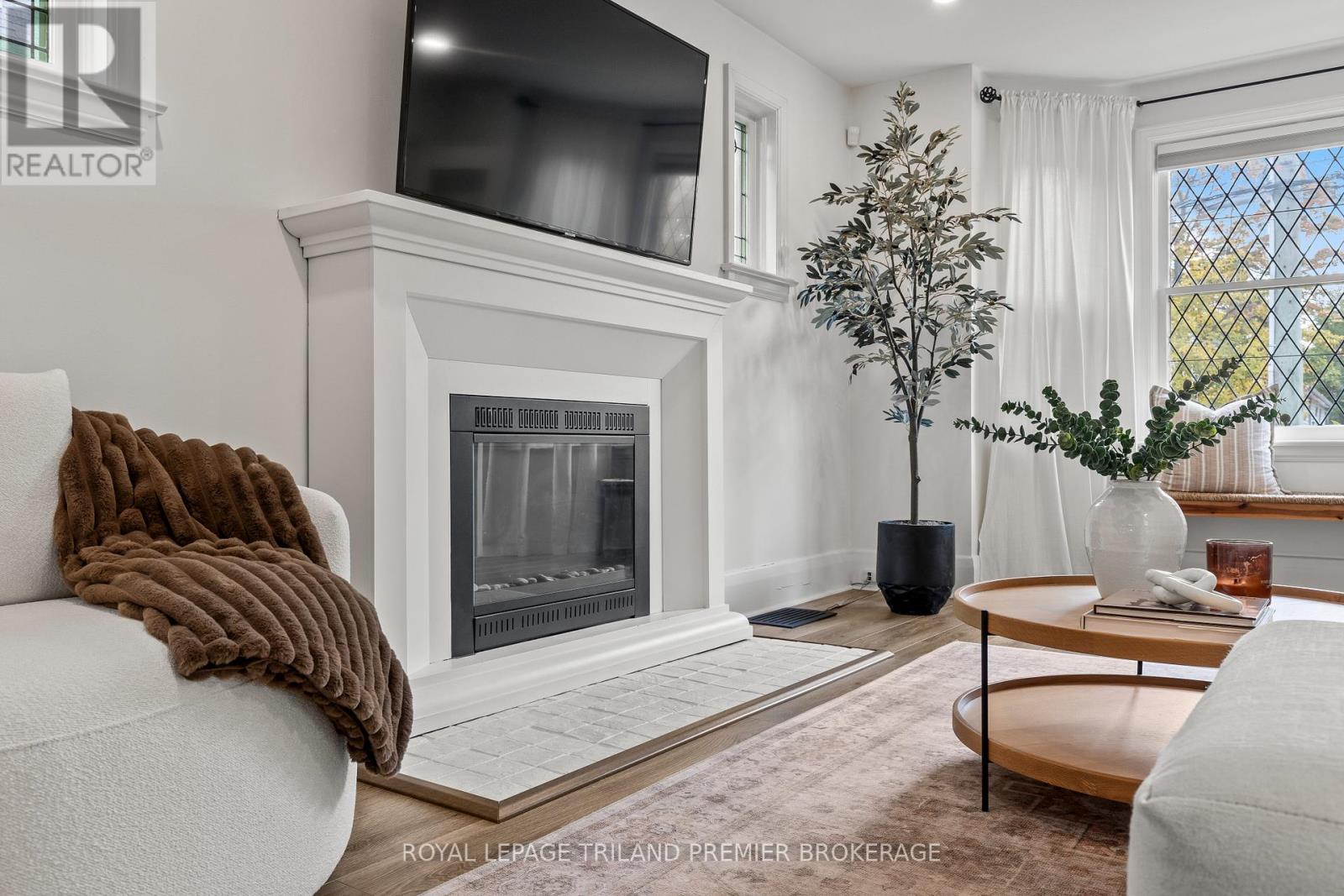 22 Briscoe Street E, London South, Ontario  N6C 1W9 - Photo 6 - X12504292