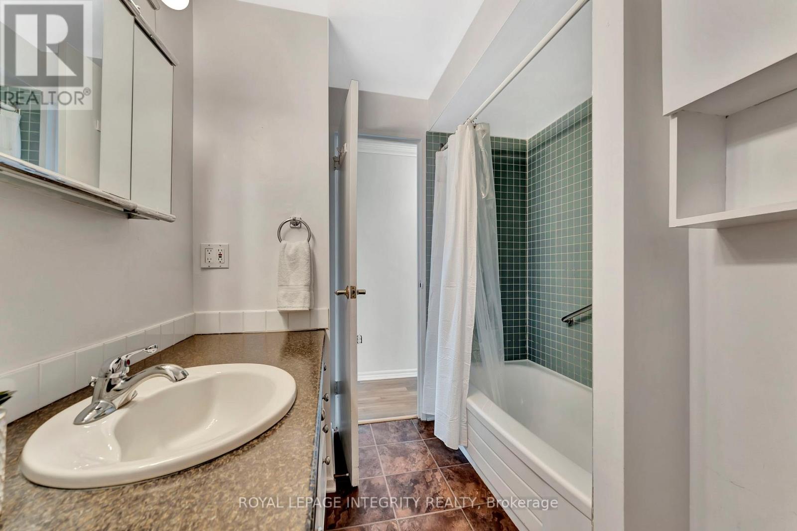 504 - 20 Chesterton Drive, Ottawa, Ontario  K2E 6Z7 - Photo 23 - X12504270