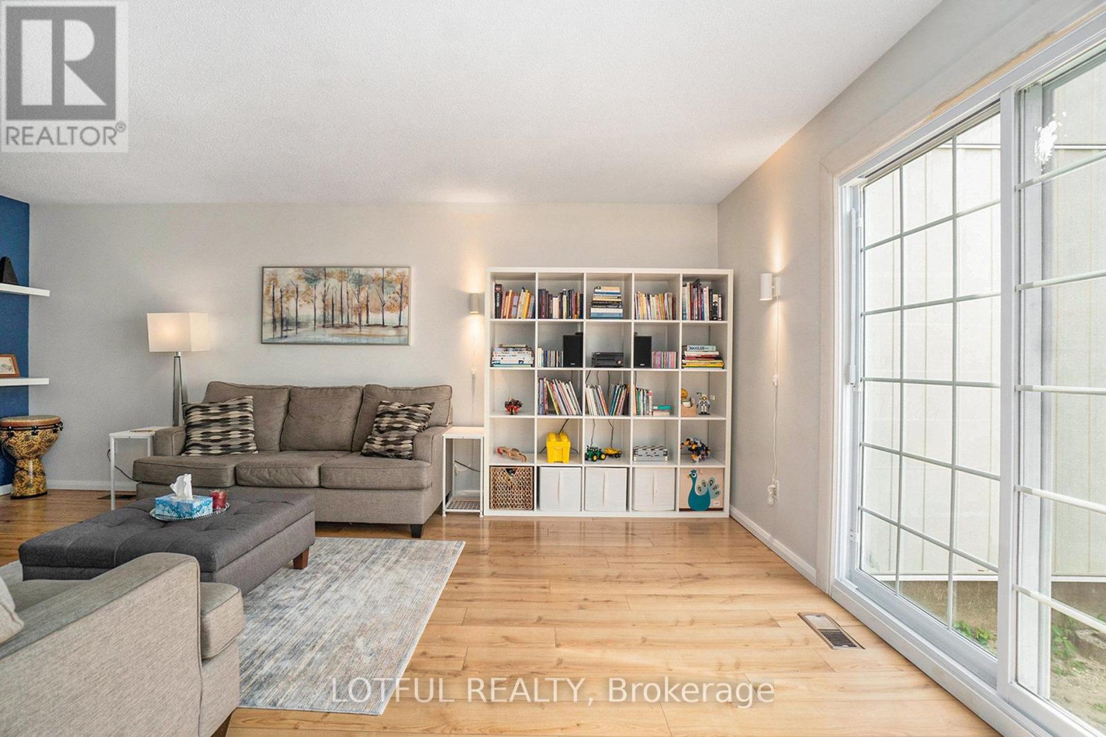 427 Kintyre Private, Ottawa, Ontario  K2C 3M9 - Photo 8 - X12504352