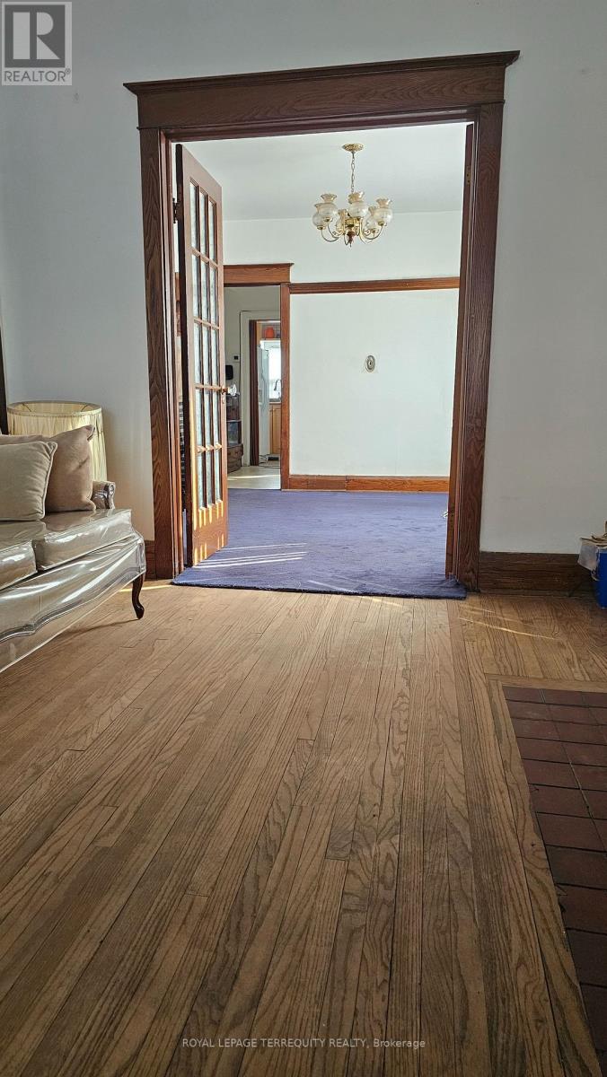 59 Abbott Avenue, Toronto, Ontario  M6P 1H3 - Photo 13 - W12476161