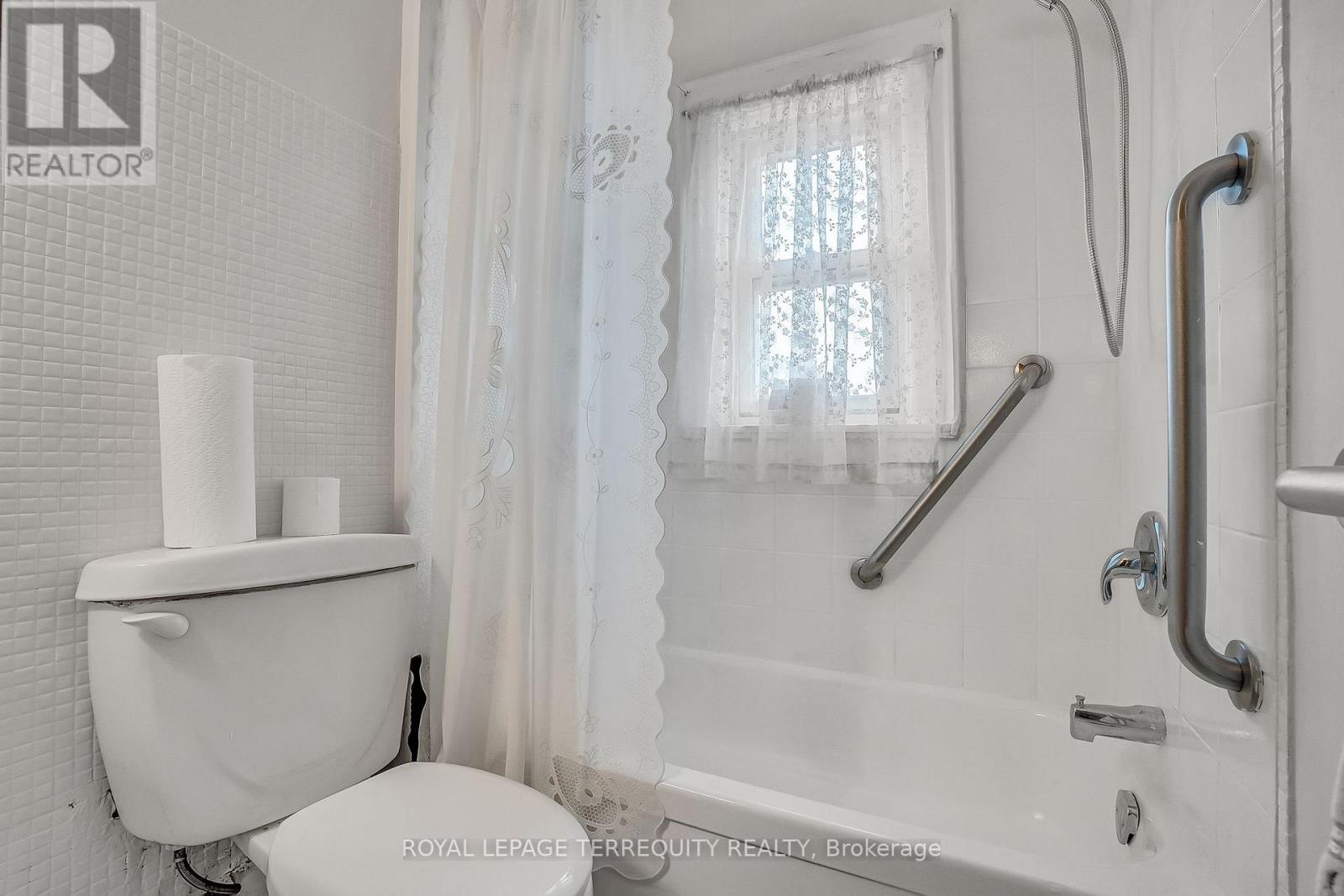 59 Abbott Avenue, Toronto, Ontario  M6P 1H3 - Photo 27 - W12476161