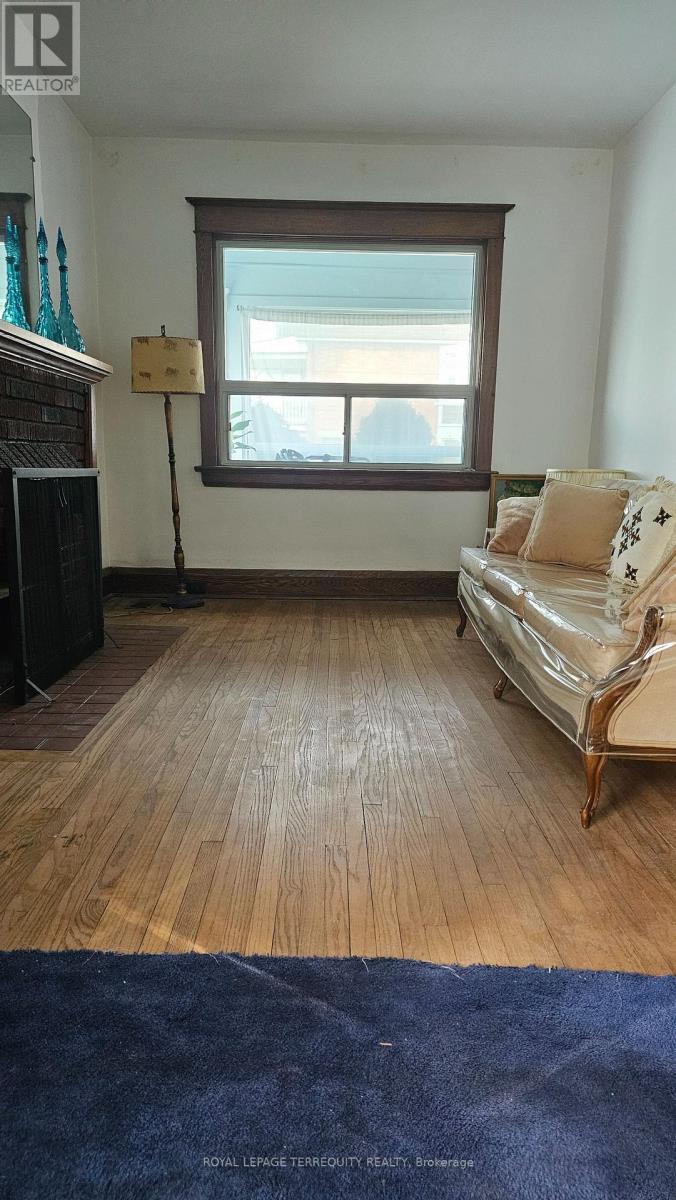 59 Abbott Avenue, Toronto, Ontario  M6P 1H3 - Photo 9 - W12476161