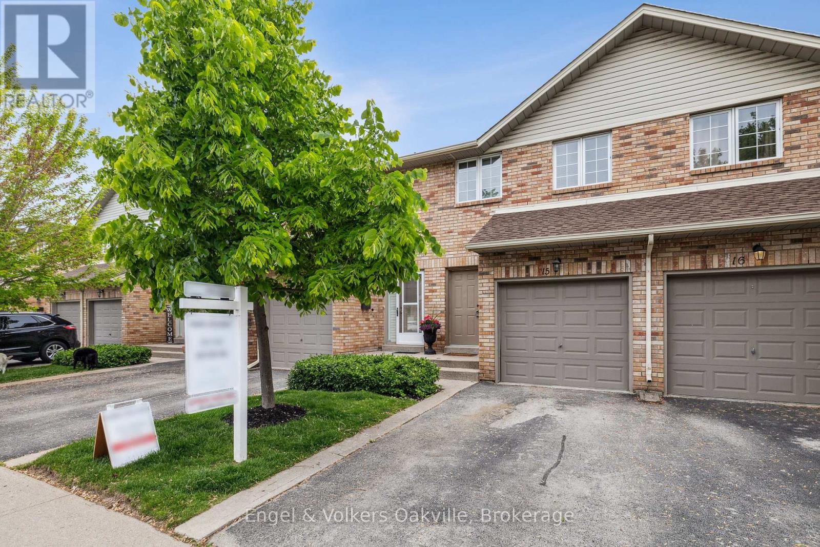 15 - 2015 CLEAVER AVENUE, Burlington, Ontario