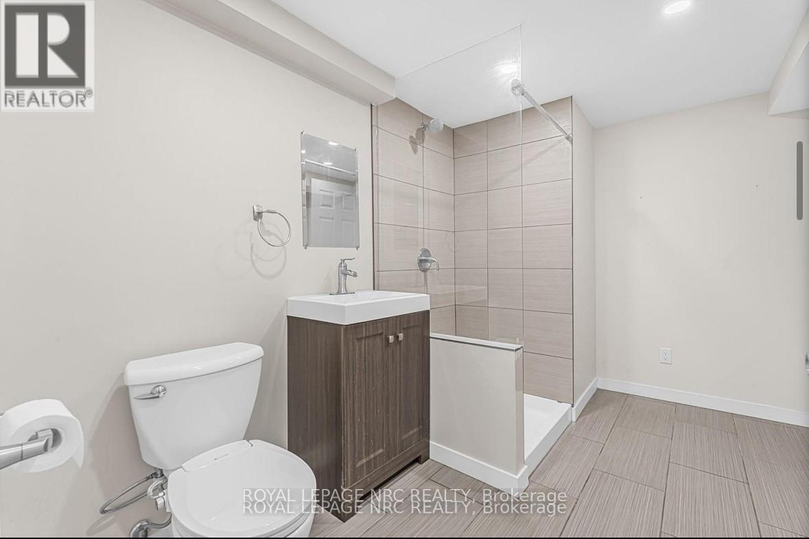 41 Huntington Lane, St. Catharines, Ontario  L2S 3R5 - Photo 10 - X12504310