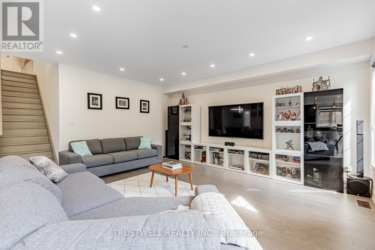 12 Vineyard Drive, Brampton, Ontario  L6Y 2A5 - Photo 15 - W12504118