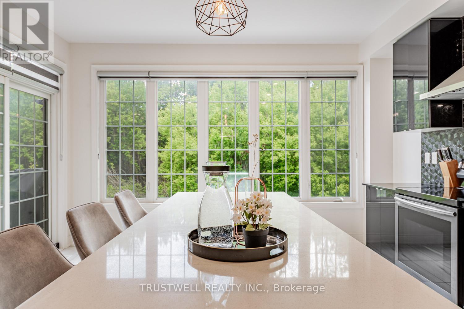 12 Vineyard Drive, Brampton, Ontario  L6Y 2A5 - Photo 19 - W12504118