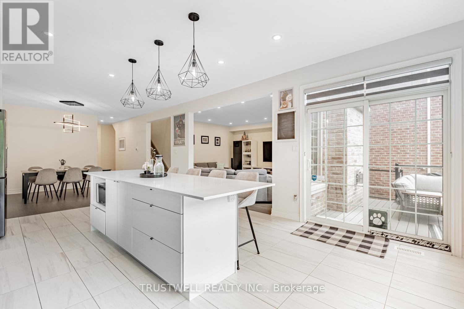 12 Vineyard Drive, Brampton, Ontario  L6Y 2A5 - Photo 21 - W12504118