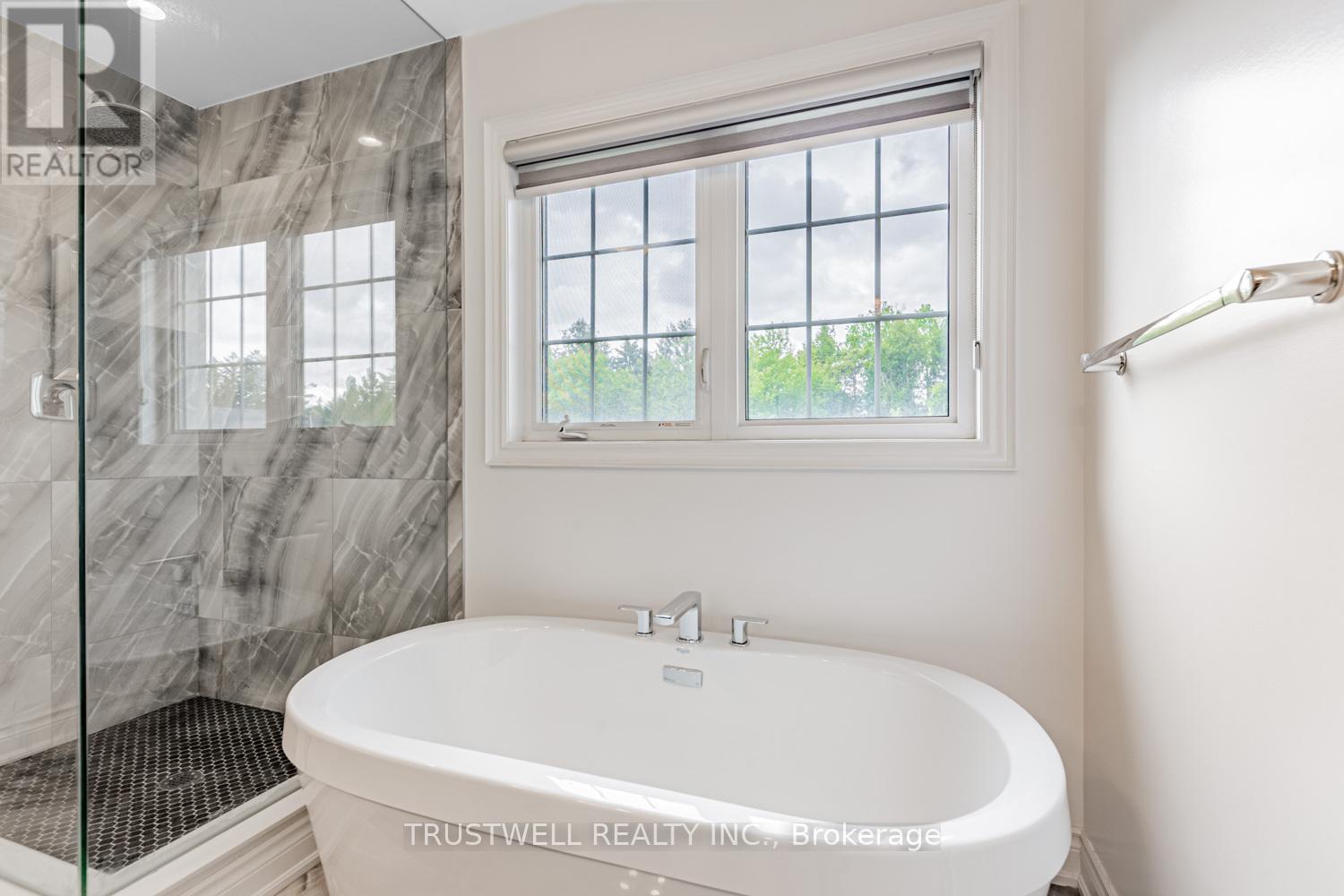 12 Vineyard Drive, Brampton, Ontario  L6Y 2A5 - Photo 32 - W12504118