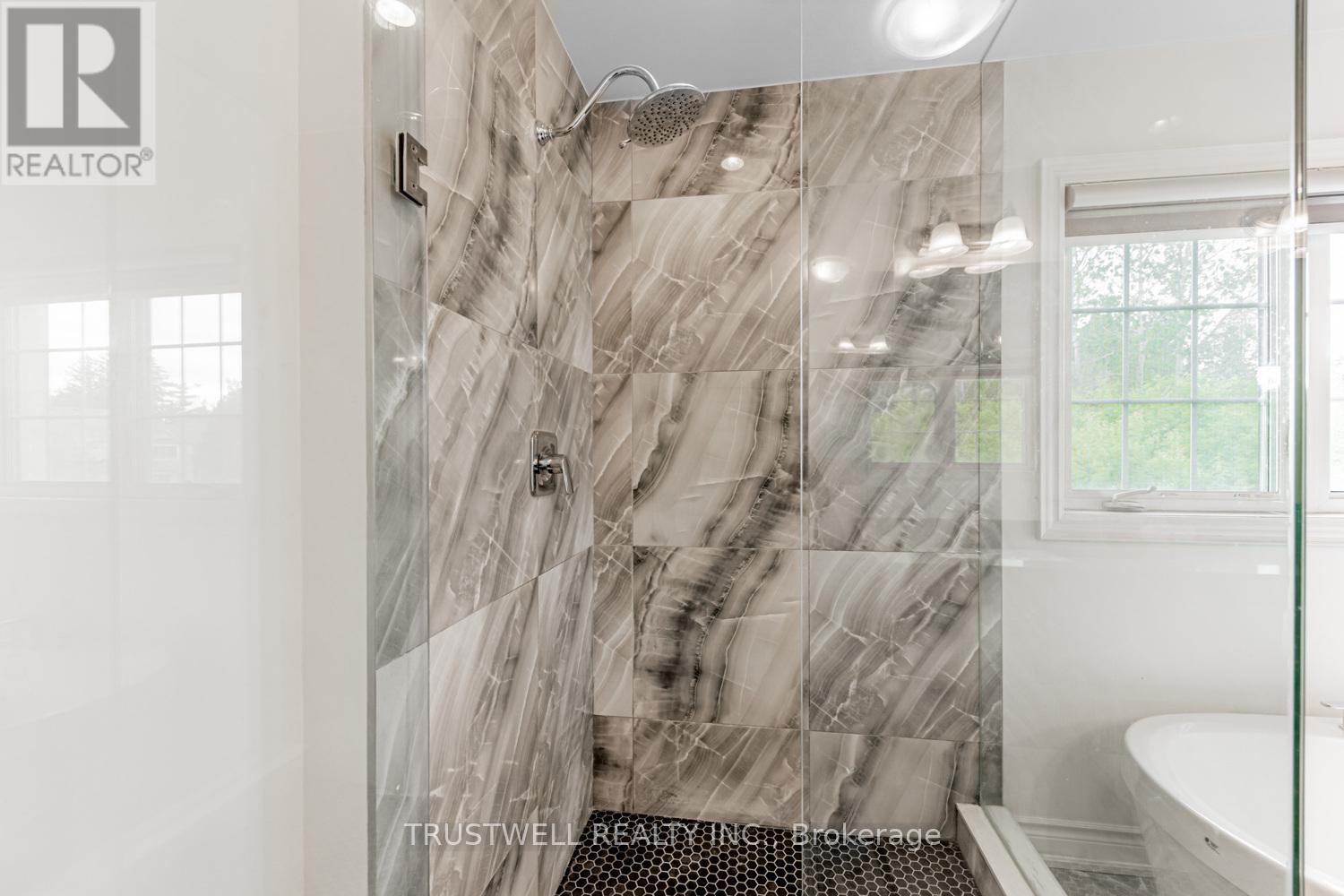 12 Vineyard Drive, Brampton, Ontario  L6Y 2A5 - Photo 33 - W12504118