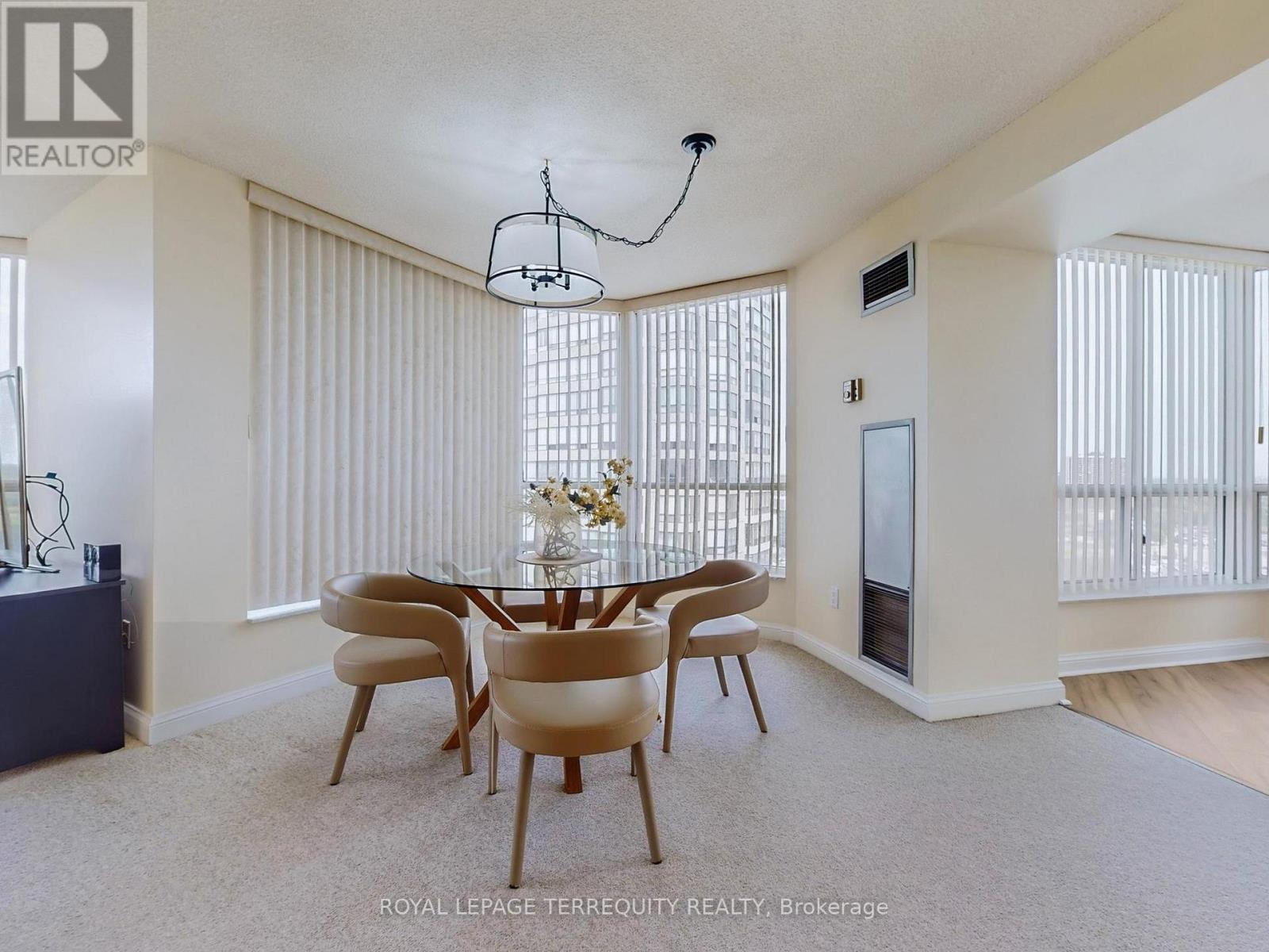 1709 - 24 Hanover Road, Brampton, Ontario  L6S 5K8 - Photo 11 - W12504122