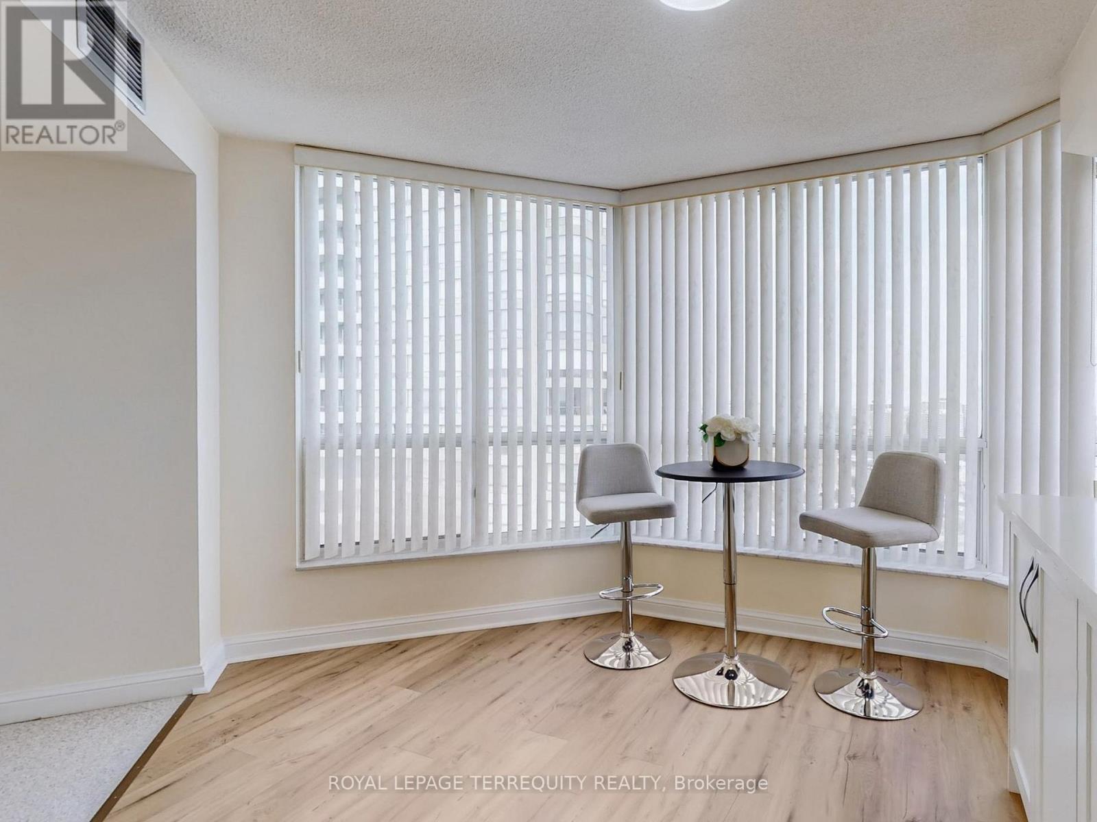 1709 - 24 Hanover Road, Brampton, Ontario  L6S 5K8 - Photo 13 - W12504122