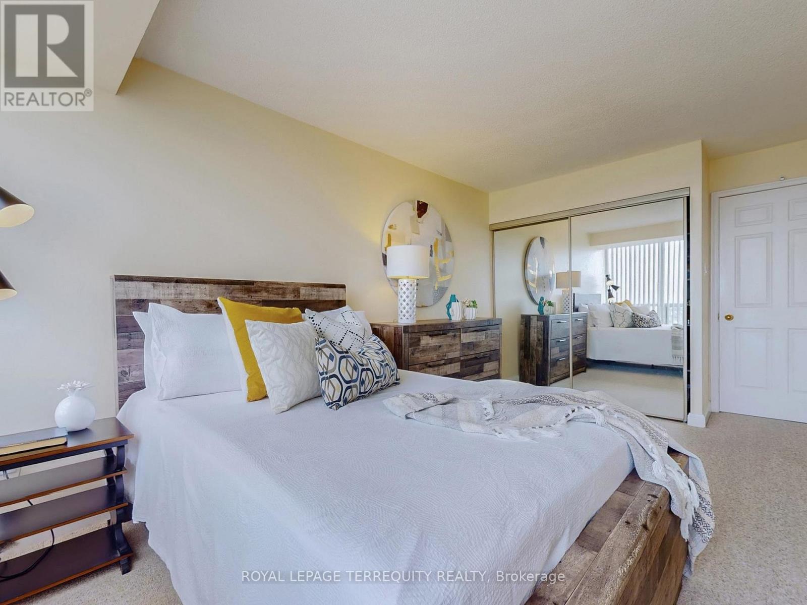 1709 - 24 Hanover Road, Brampton, Ontario  L6S 5K8 - Photo 29 - W12504122