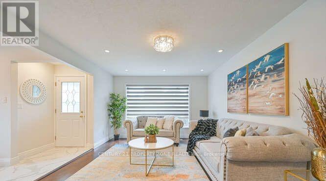 68 Avondale Boulevard, Brampton, Ontario  L6T 1H4 - Photo 5 - W12504164