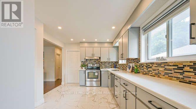 68 Avondale Boulevard, Brampton, Ontario  L6T 1H4 - Photo 7 - W12504164