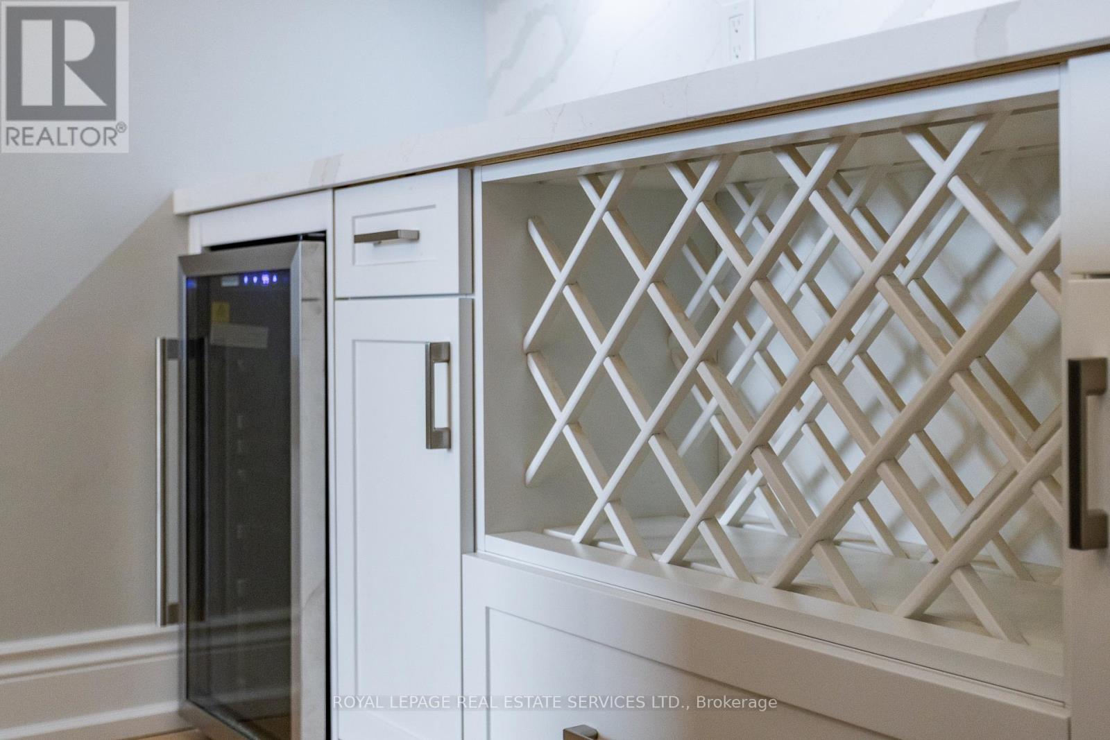 3608 - 1 Palace Pier Court, Toronto, Ontario  M8V 3W9 - Photo 10 - W12504166