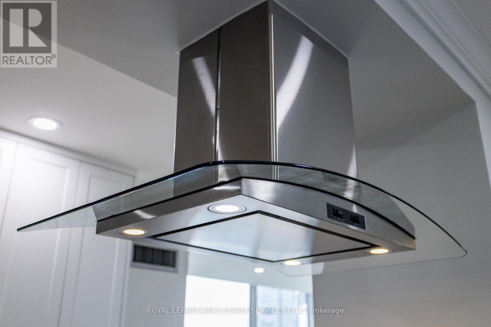 3608 - 1 Palace Pier Court, Toronto, Ontario  M8V 3W9 - Photo 17 - W12504166