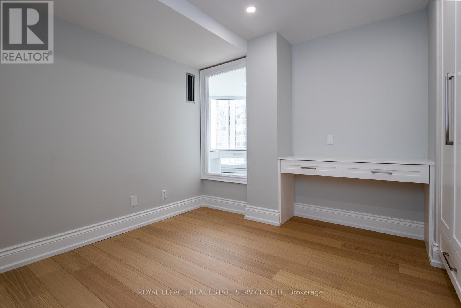 3608 - 1 Palace Pier Court, Toronto, Ontario  M8V 3W9 - Photo 19 - W12504166