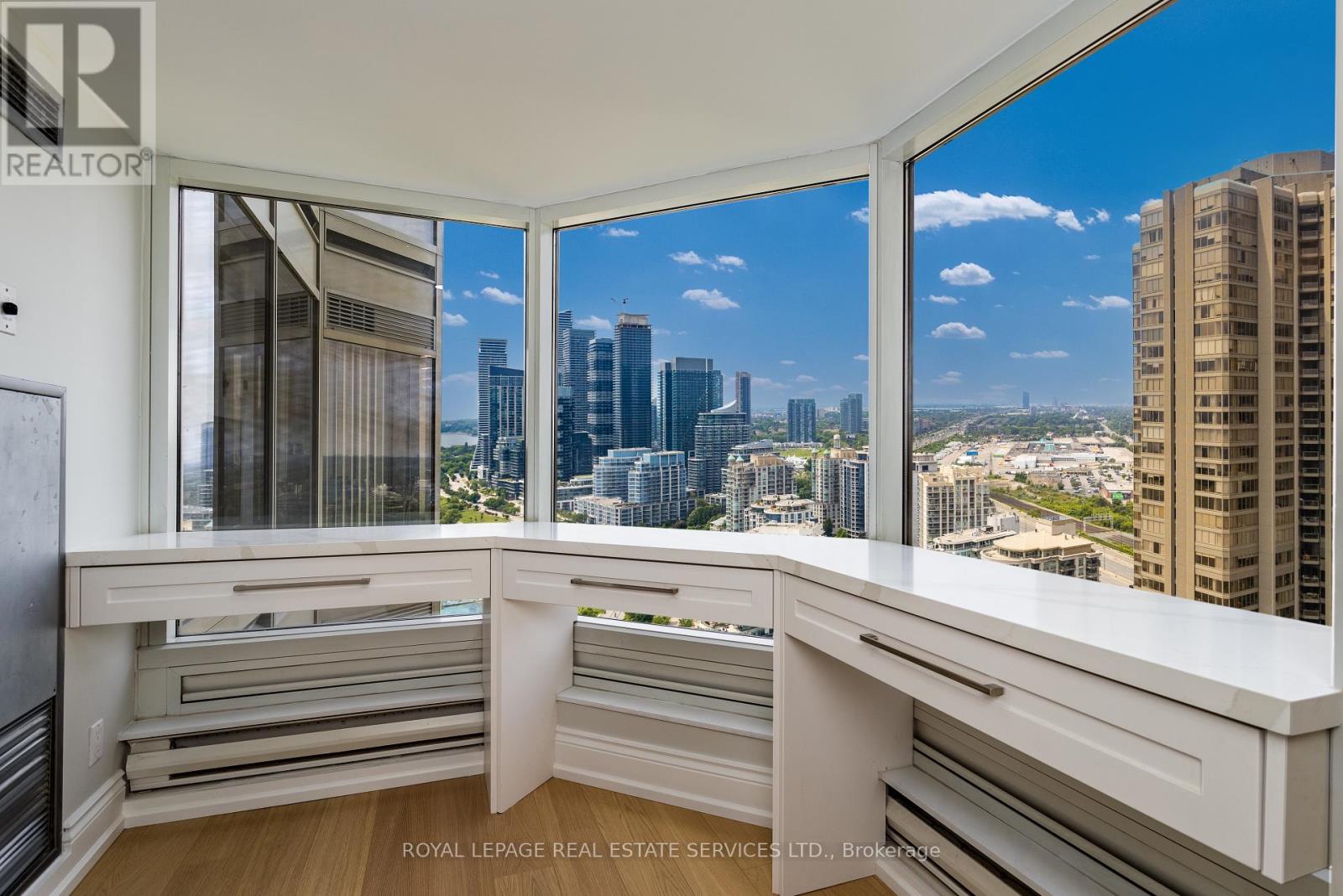 3608 - 1 Palace Pier Court, Toronto, Ontario  M8V 3W9 - Photo 5 - W12504166