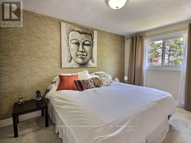 2500 Cobbinshaw Circle, Mississauga, Ontario  L5N 2G3 - Photo 11 - W12504170
