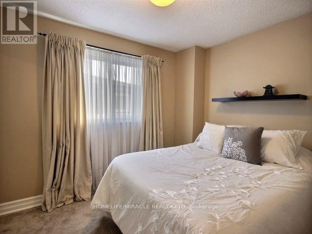 2500 Cobbinshaw Circle, Mississauga, Ontario  L5N 2G3 - Photo 12 - W12504170