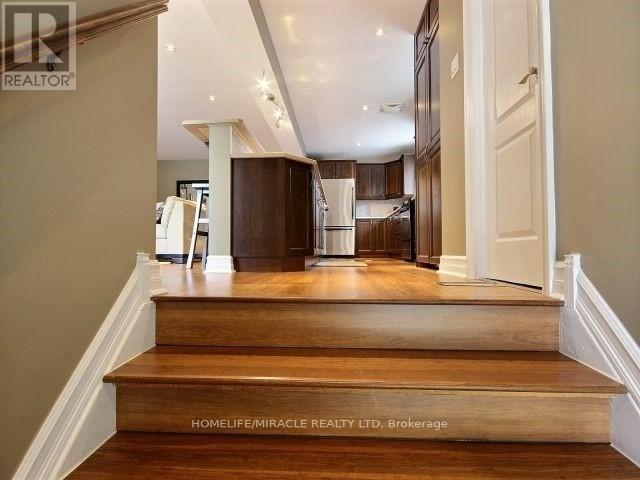 2500 Cobbinshaw Circle, Mississauga, Ontario  L5N 2G3 - Photo 5 - W12504170