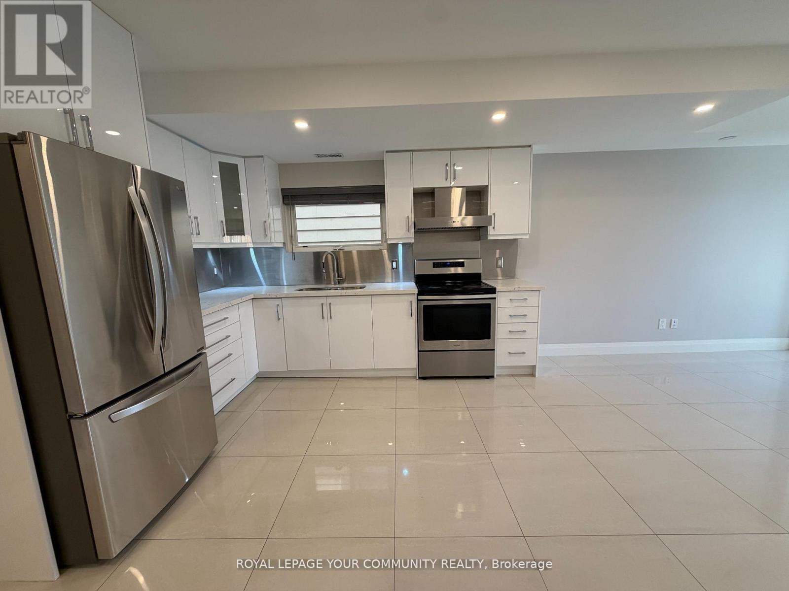 62 30th Street, Toronto, Ontario  M8W 3B8 - Photo 6 - W12504210