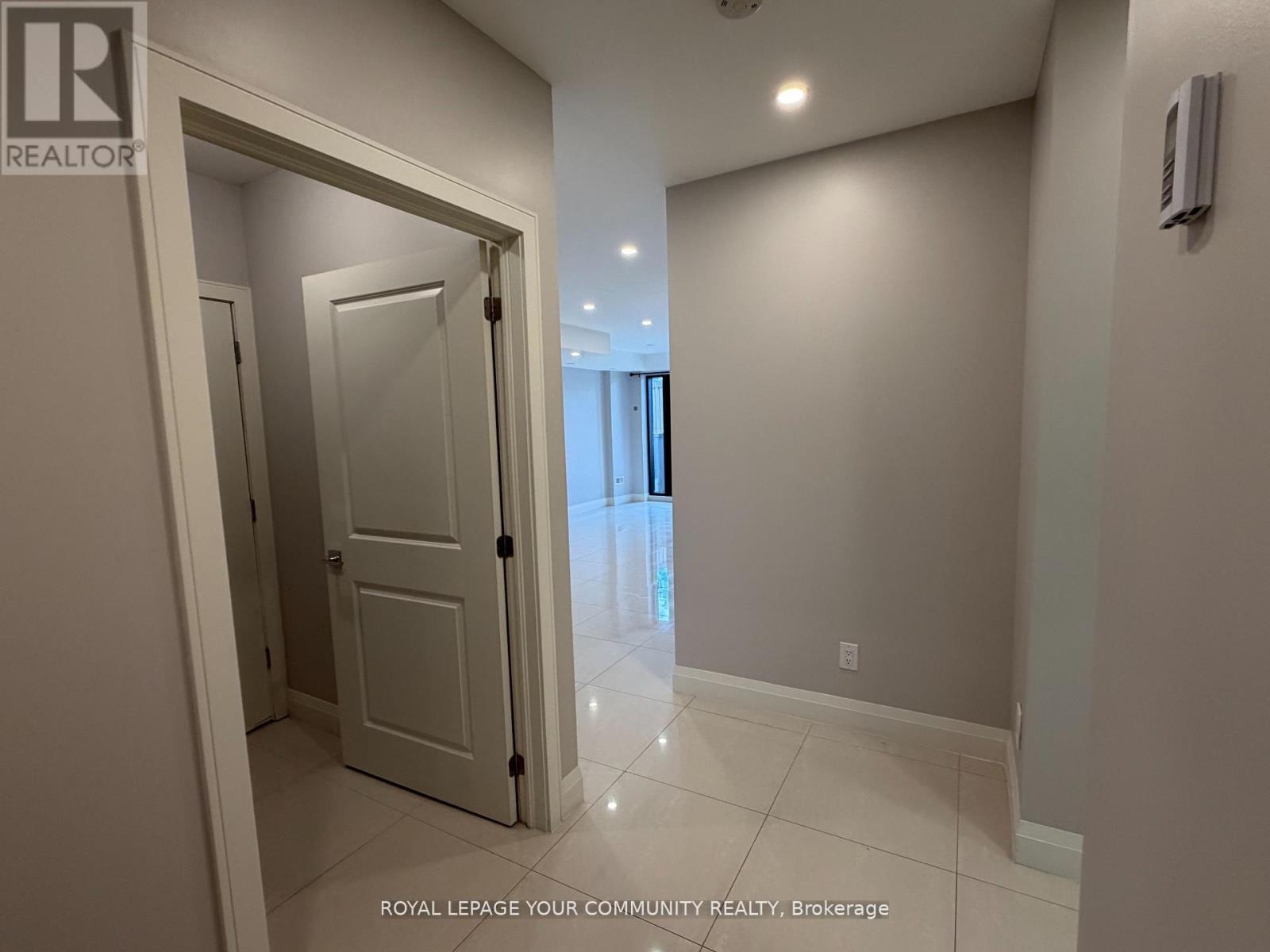 62 30th Street, Toronto, Ontario  M8W 3B8 - Photo 9 - W12504210