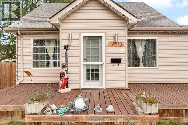 910 Jefferson Boulevard, Windsor, Ontario  N8S 2R1 - Photo 3 - 25027877