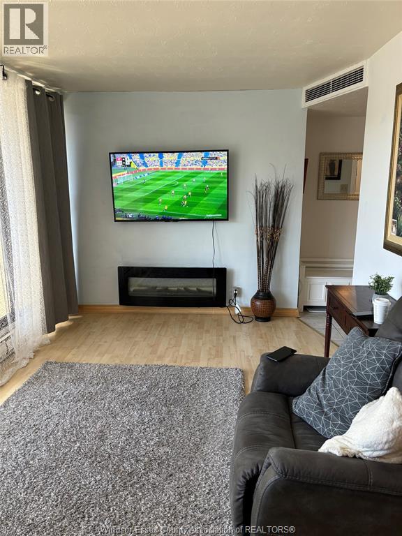 111 Riverside Drive Unit# 507, Windsor, Ontario  N9A 2S6 - Photo 3 - 25027881
