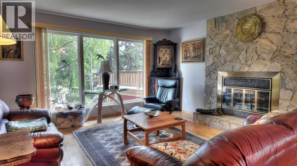 908 Larch Place, Canmore, Alberta  T1W 1S5 - Photo 15 - A2250248