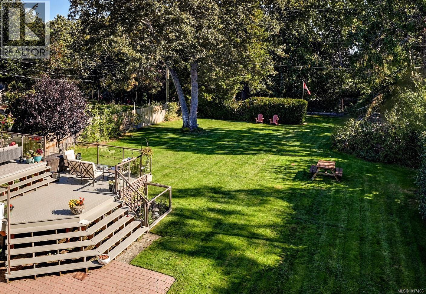 3381 Woodburn Ave, Oak Bay, British Columbia  V8P 5B8 - Photo 2 - 1017466