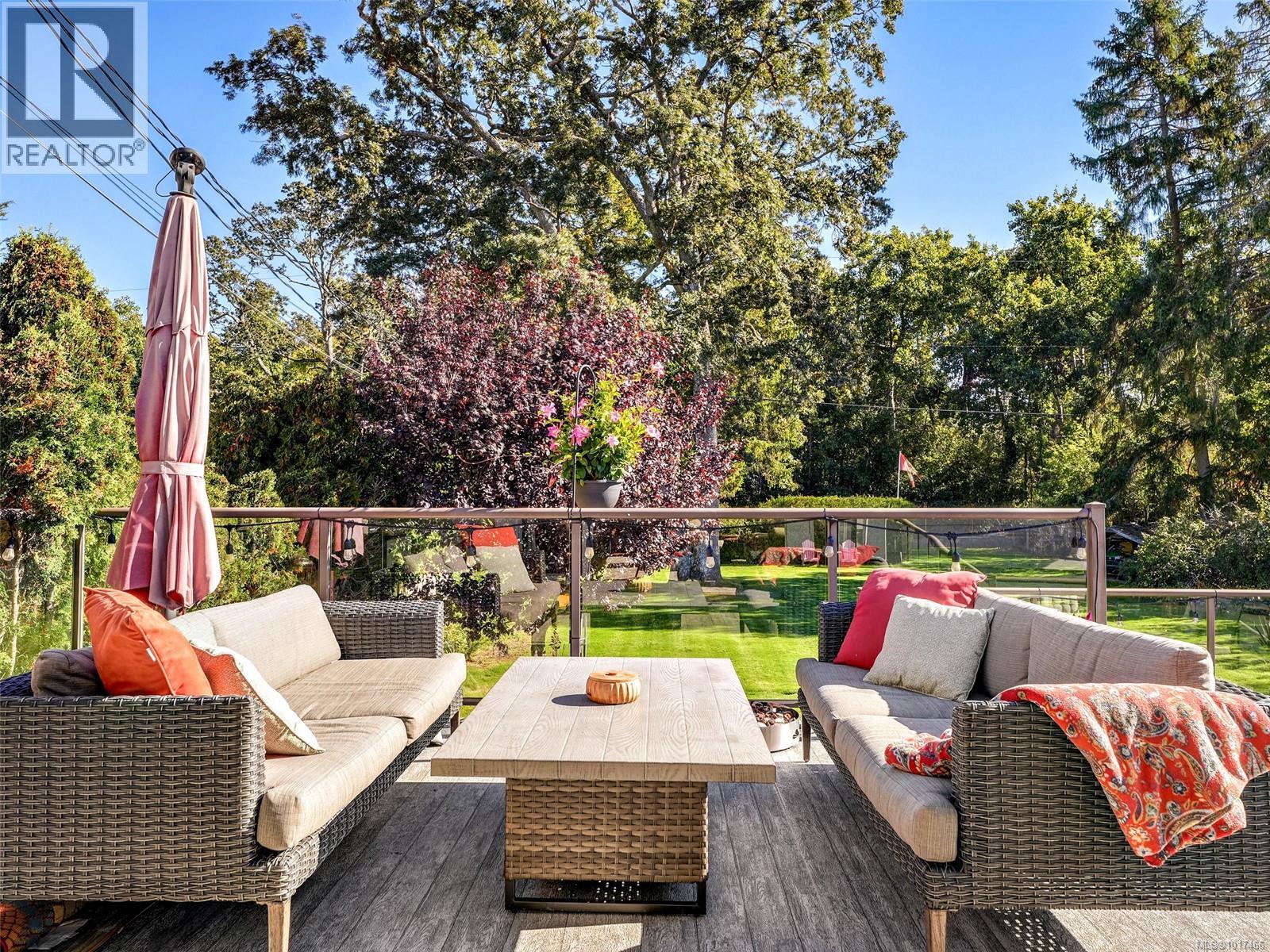 3381 Woodburn Ave, Oak Bay, British Columbia  V8P 5B8 - Photo 38 - 1017466